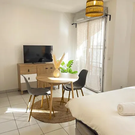 Studio, Climatisation, Terrasse, Parking, 1 Min Tramway