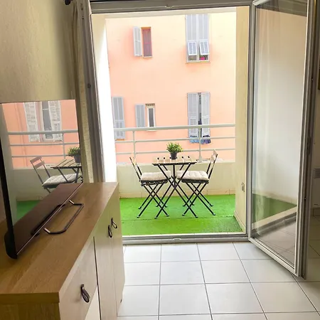 Apartment Studio, Climatisation, Terrasse, Parking, 1 Min Tramway